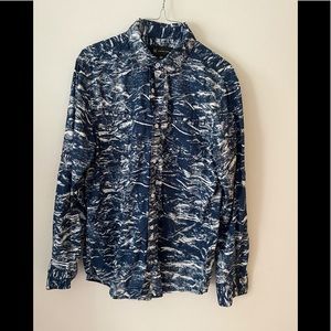 Men’s blue/white casual button down shirt